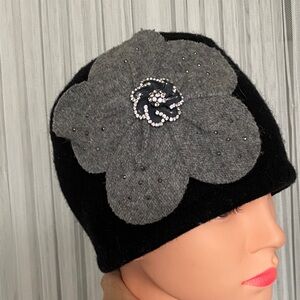 Elegant Black and Gray Women's Hat with Floral Accent 100% Wool Cotton lined
